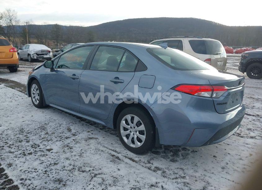 Photo 3 of 2022 Toyota Corolla LE (VIN 5YFEPMAE2NP388624)