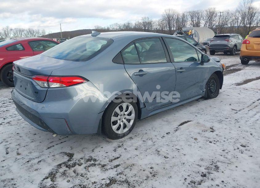 Photo 4 of 2022 Toyota Corolla LE (VIN 5YFEPMAE2NP388624)