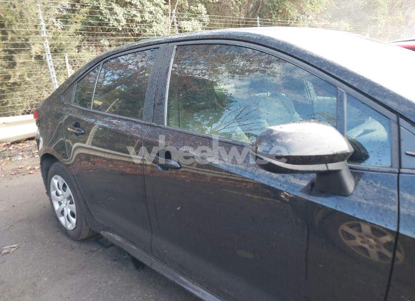 Photo 13 of 2021 Toyota Corolla LE (VIN 5YFEPMAE3MP159383)