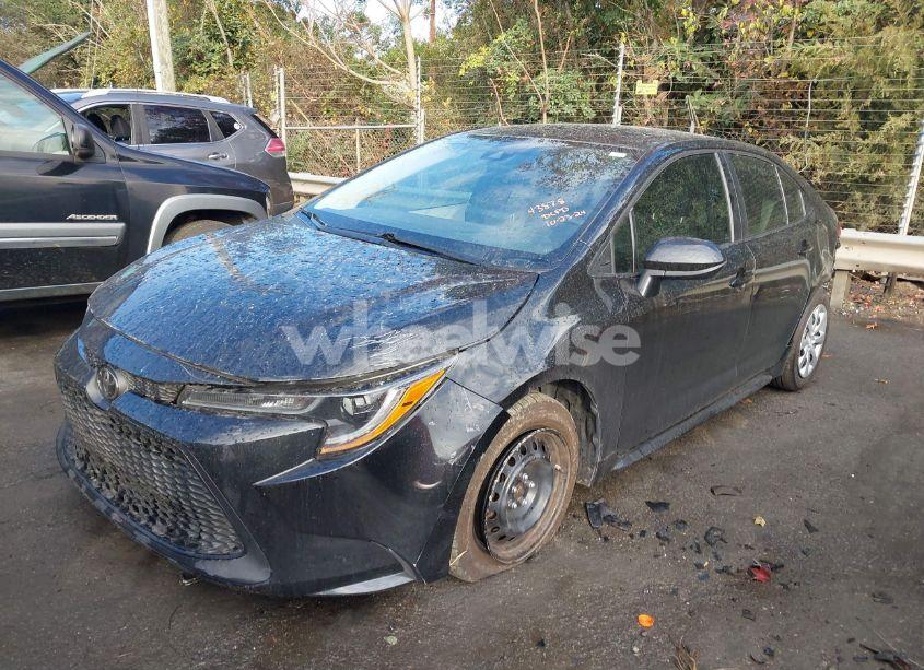 Photo 2 of 2021 Toyota Corolla LE (VIN 5YFEPMAE3MP159383)