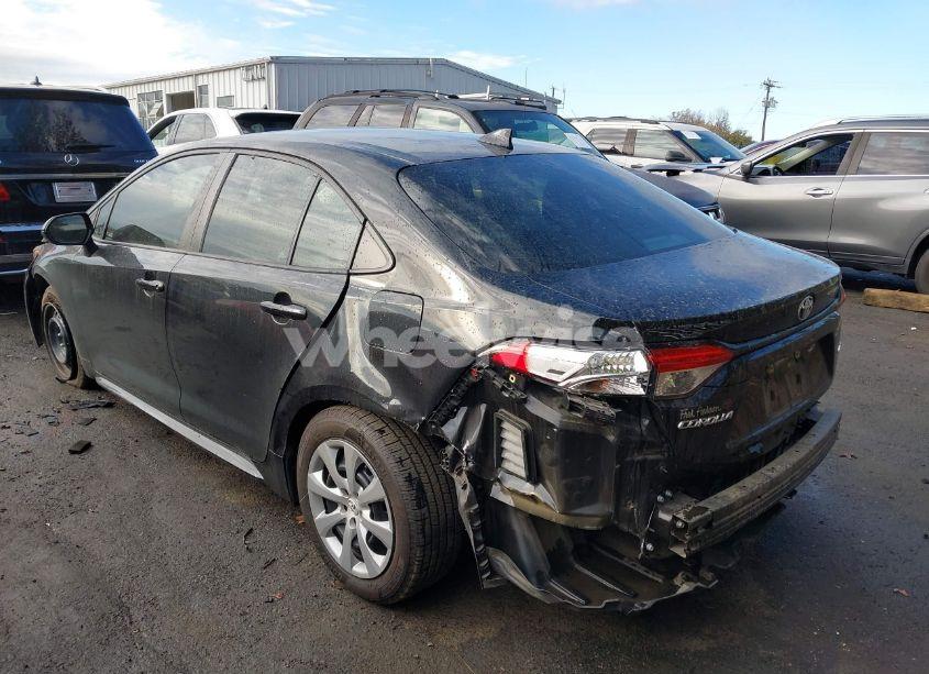Photo 3 of 2021 Toyota Corolla LE (VIN 5YFEPMAE3MP159383)
