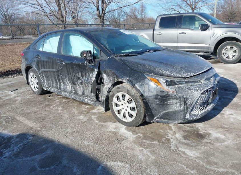 2021 Toyota Corolla LE (VIN 5YFEPMAE3MP160369) main photo