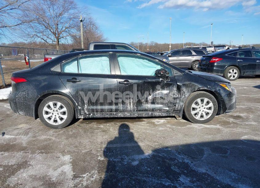 Photo 13 of 2021 Toyota Corolla LE (VIN 5YFEPMAE3MP160369)