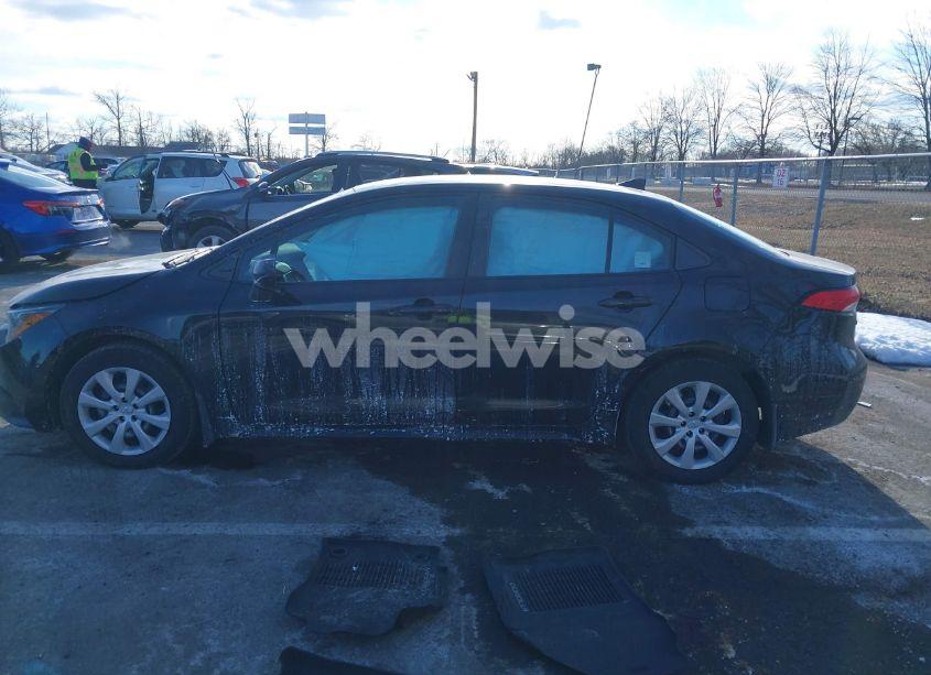 Photo 14 of 2021 Toyota Corolla LE (VIN 5YFEPMAE3MP160369)