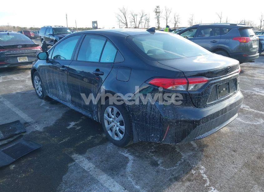 Photo 3 of 2021 Toyota Corolla LE (VIN 5YFEPMAE3MP160369)