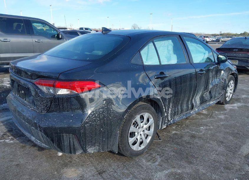 Photo 4 of 2021 Toyota Corolla LE (VIN 5YFEPMAE3MP160369)