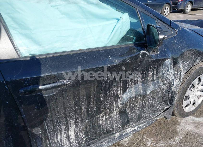 Photo 5 of 2021 Toyota Corolla LE (VIN 5YFEPMAE3MP160369)