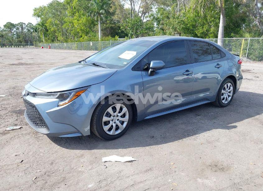 Photo 2 of 2021 Toyota Corolla LE (VIN 5YFEPMAE3MP165426)