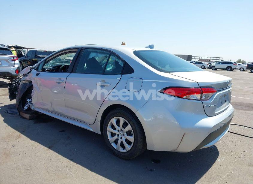 Photo 3 of 2021 Toyota Corolla LE (VIN 5YFEPMAE3MP189970)