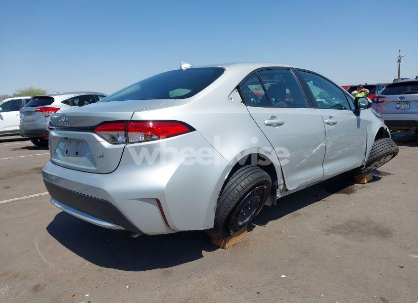 Photo 4 of 2021 Toyota Corolla LE (VIN 5YFEPMAE3MP189970)