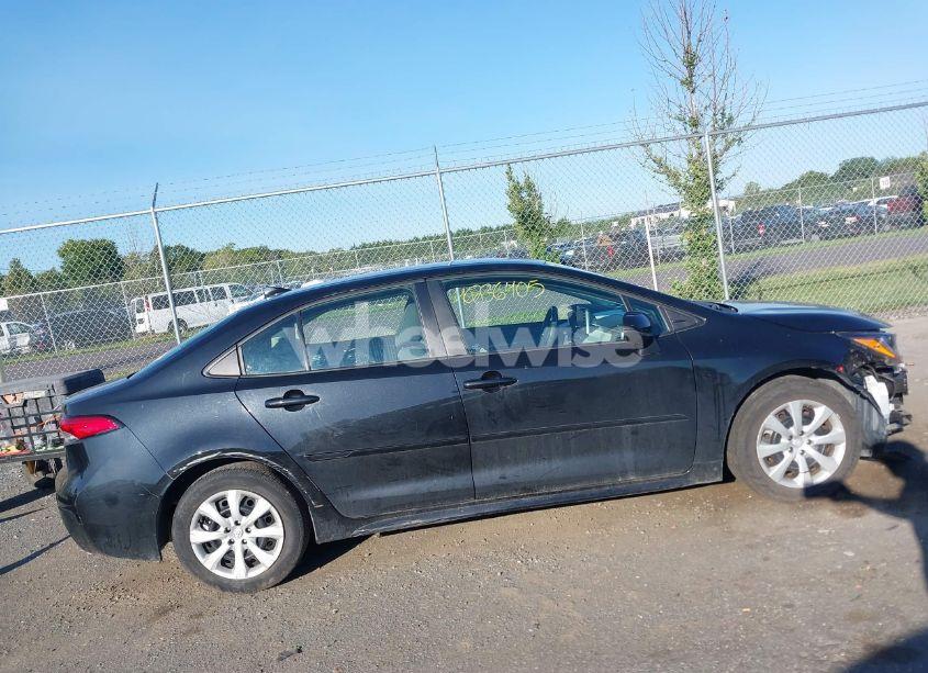 Photo 13 of 2021 Toyota Corolla LE (VIN 5YFEPMAE3MP199303)