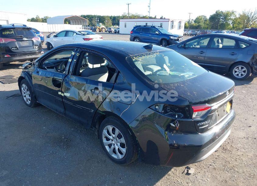 Photo 3 of 2021 Toyota Corolla LE (VIN 5YFEPMAE3MP199303)