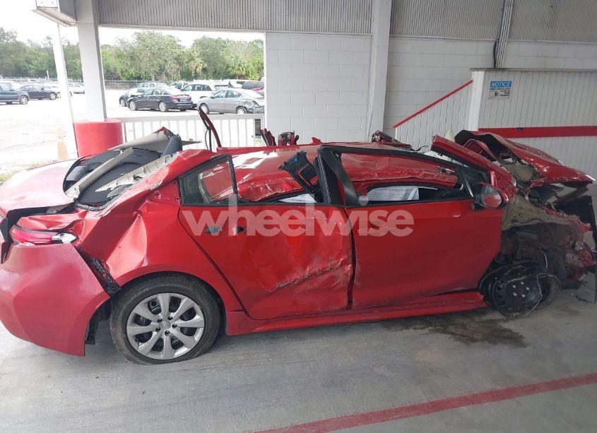 Photo 13 of 2021 Toyota Corolla LE (VIN 5YFEPMAE3MP233739)