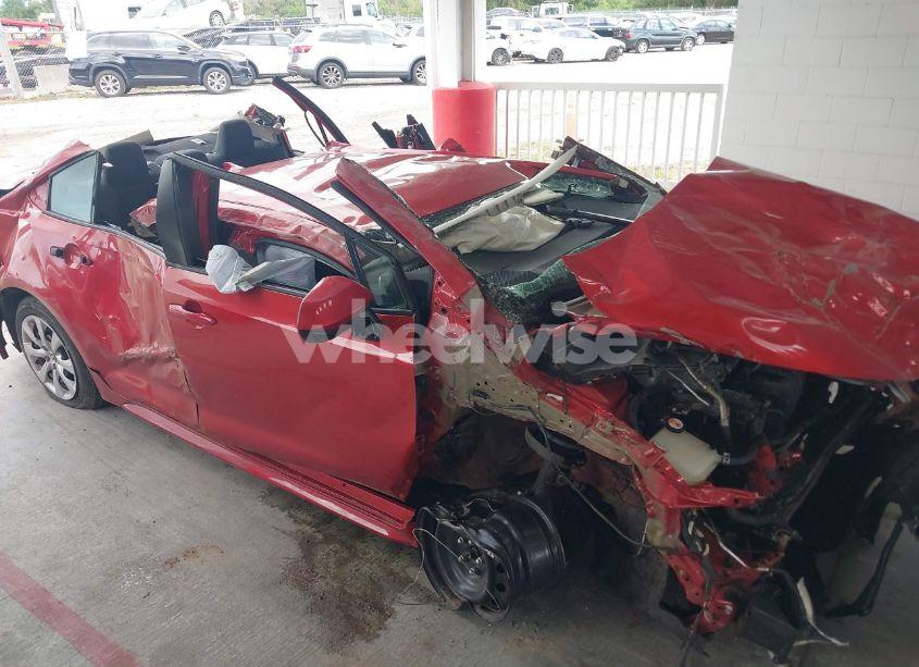 Photo 18 of 2021 Toyota Corolla LE (VIN 5YFEPMAE3MP233739)