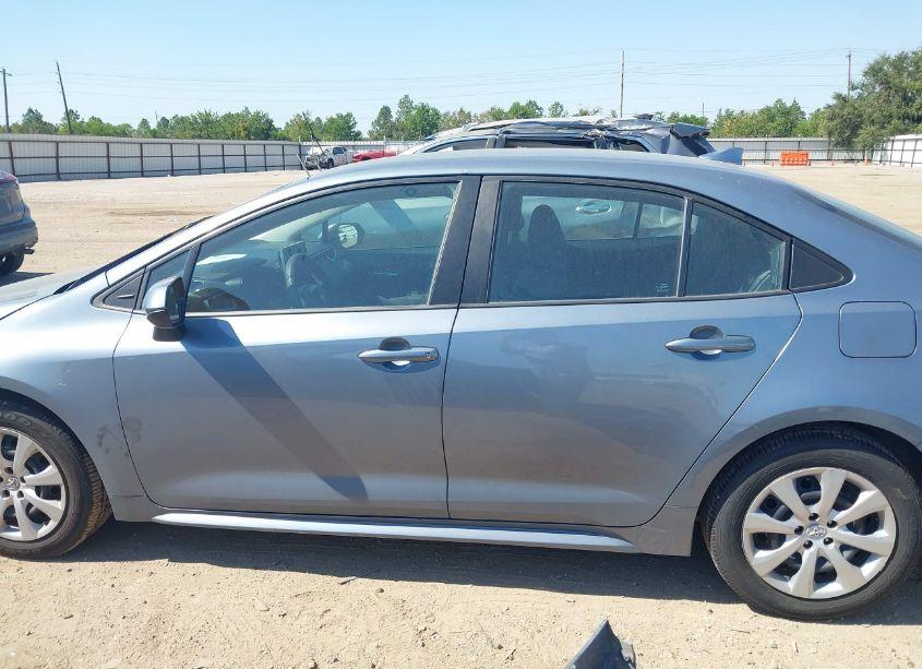 Photo 15 of 2021 Toyota Corolla LE (VIN 5YFEPMAE3MP237161)