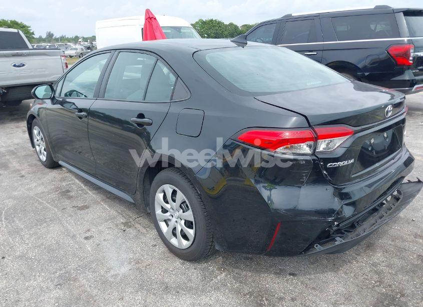 Photo 3 of 2021 Toyota Corolla LE (VIN 5YFEPMAE3MP239749)