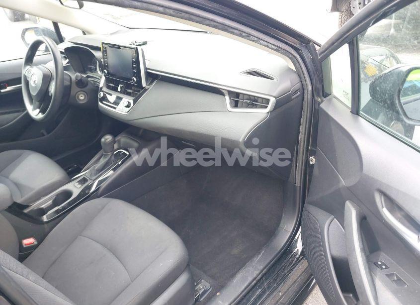 Photo 5 of 2021 Toyota Corolla LE (VIN 5YFEPMAE3MP239749)