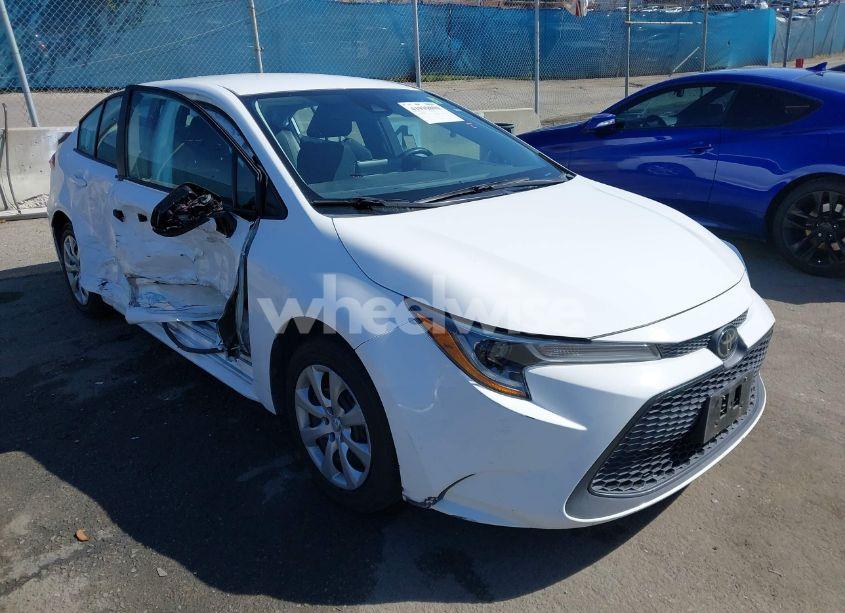 2021 Toyota Corolla LE (VIN 5YFEPMAE3MP243106) main photo