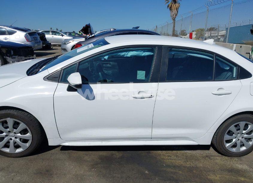 Photo 14 of 2021 Toyota Corolla LE (VIN 5YFEPMAE3MP243106)