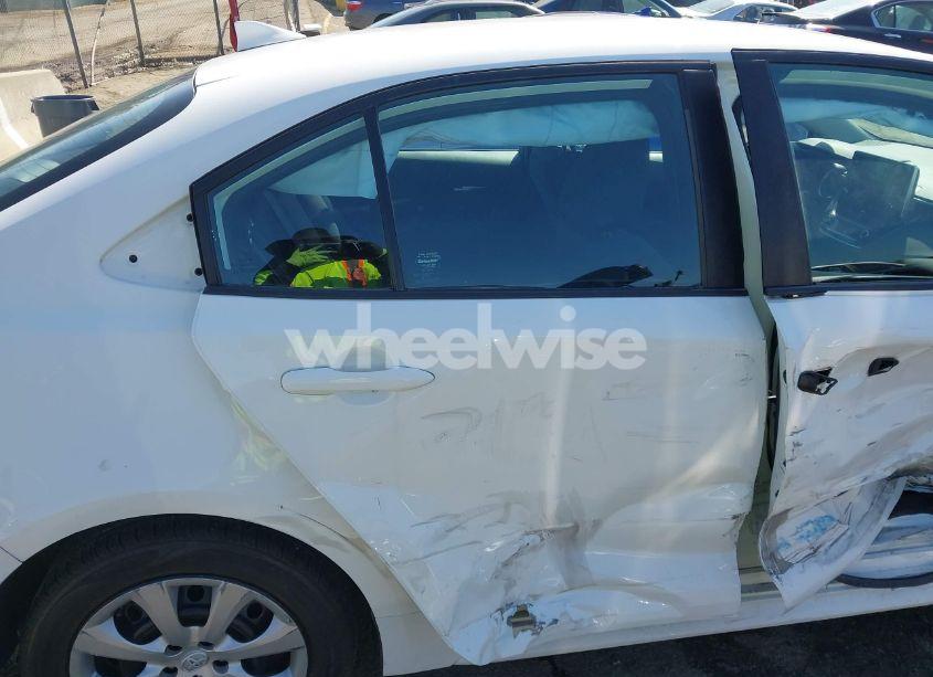 Photo 17 of 2021 Toyota Corolla LE (VIN 5YFEPMAE3MP243106)