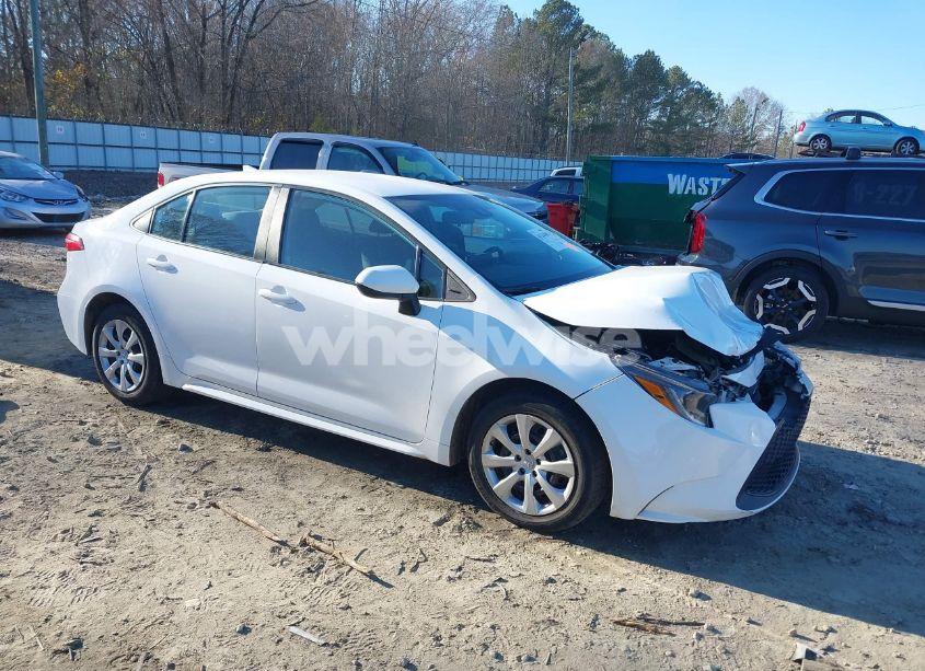 2021 Toyota Corolla LE (VIN 5YFEPMAE3MP244692) main photo