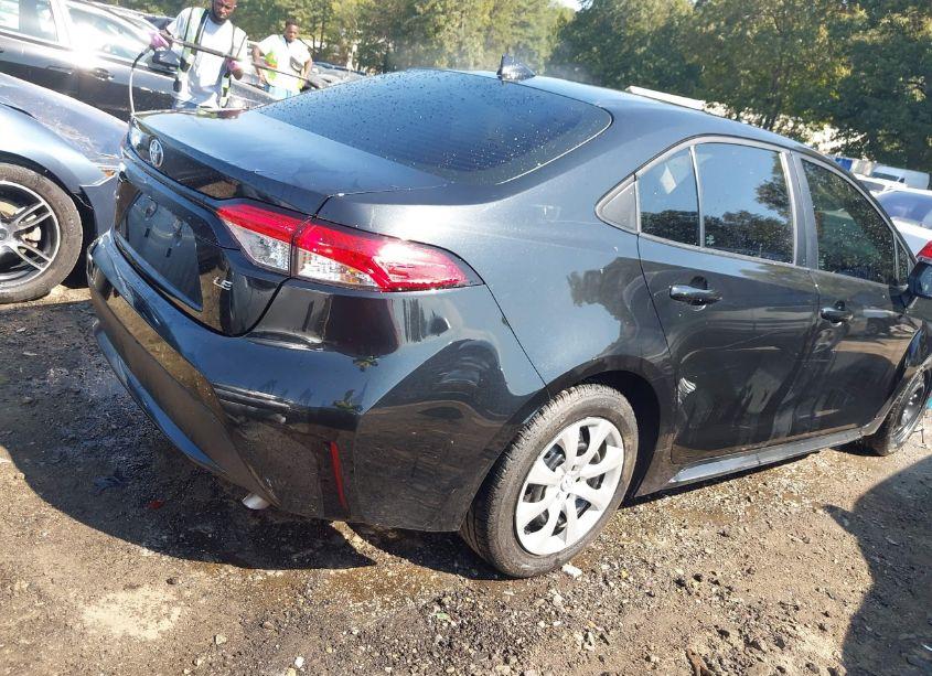 Photo 4 of 2021 Toyota Corolla LE (VIN 5YFEPMAE3MP264960)