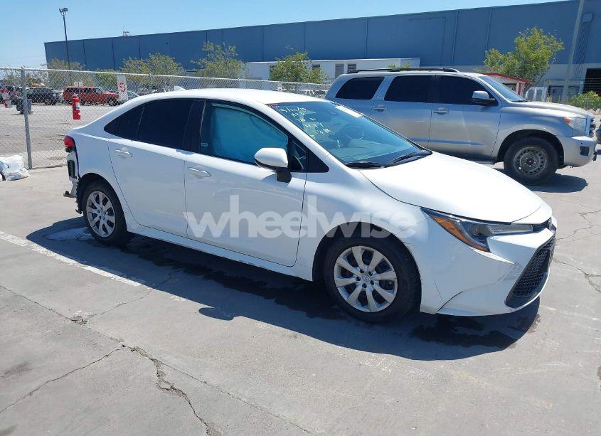 2022 Toyota Corolla LE (VIN 5YFEPMAE3NP274213) main photo