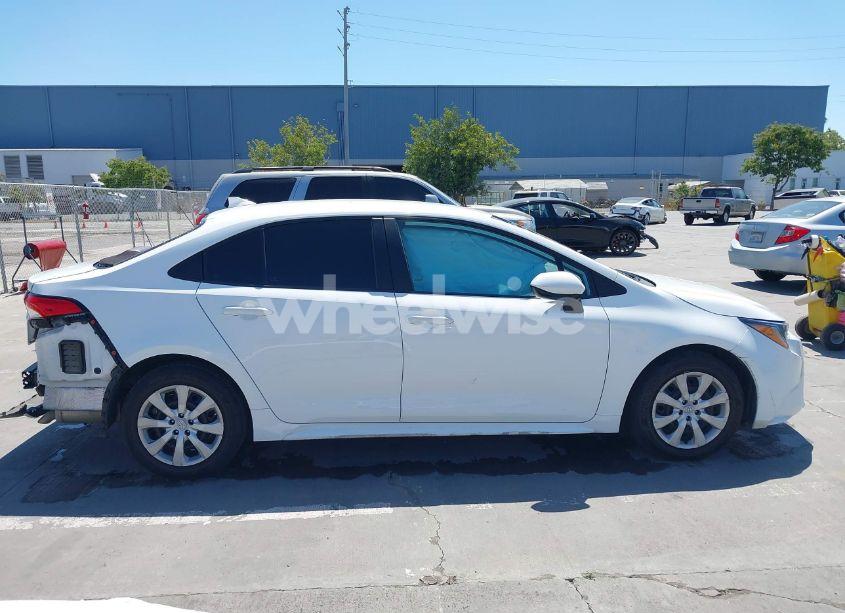 Photo 14 of 2022 Toyota Corolla LE (VIN 5YFEPMAE3NP274213)