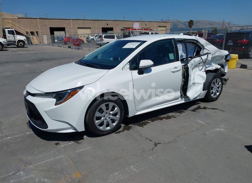 Photo 2 of 2022 Toyota Corolla LE (VIN 5YFEPMAE3NP274213)
