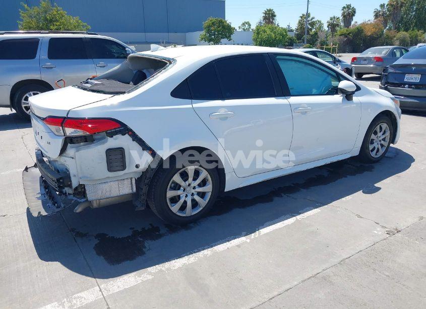 Photo 4 of 2022 Toyota Corolla LE (VIN 5YFEPMAE3NP274213)