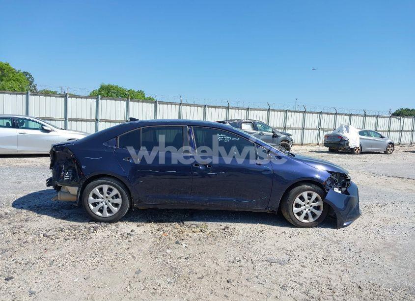Photo 14 of 2022 Toyota Corolla LE (VIN 5YFEPMAE3NP279136)