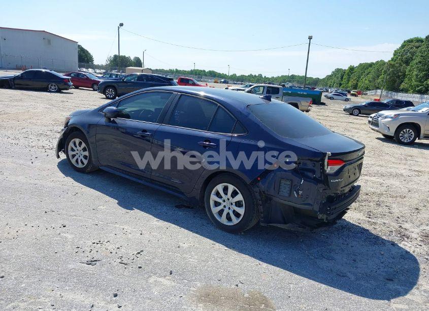 Photo 3 of 2022 Toyota Corolla LE (VIN 5YFEPMAE3NP279136)