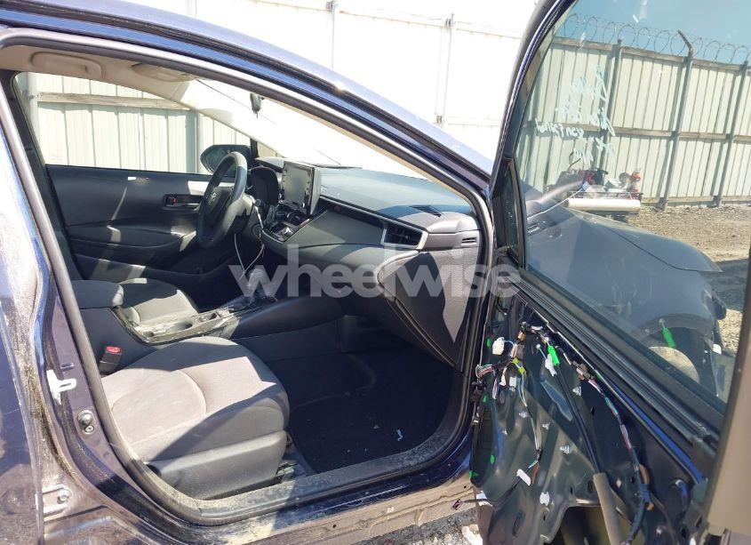 Photo 5 of 2022 Toyota Corolla LE (VIN 5YFEPMAE3NP279136)