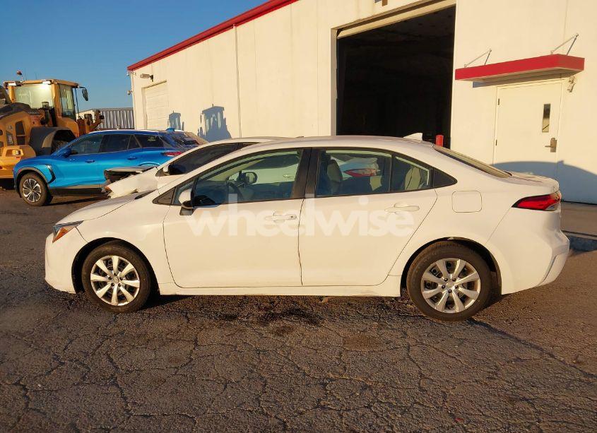 Photo 14 of 2022 Toyota Corolla LE (VIN 5YFEPMAE3NP305234)