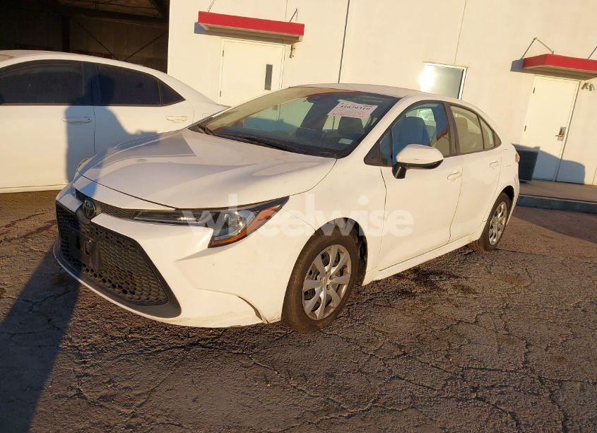 Photo 2 of 2022 Toyota Corolla LE (VIN 5YFEPMAE3NP305234)