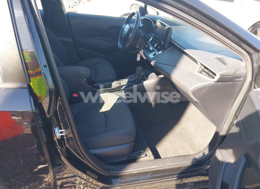 Photo 5 of 2022 Toyota Corolla LE (VIN 5YFEPMAE3NP318534)