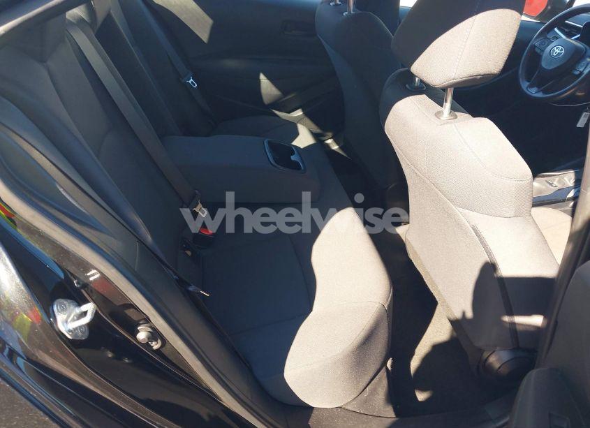 Photo 8 of 2022 Toyota Corolla LE (VIN 5YFEPMAE3NP318534)