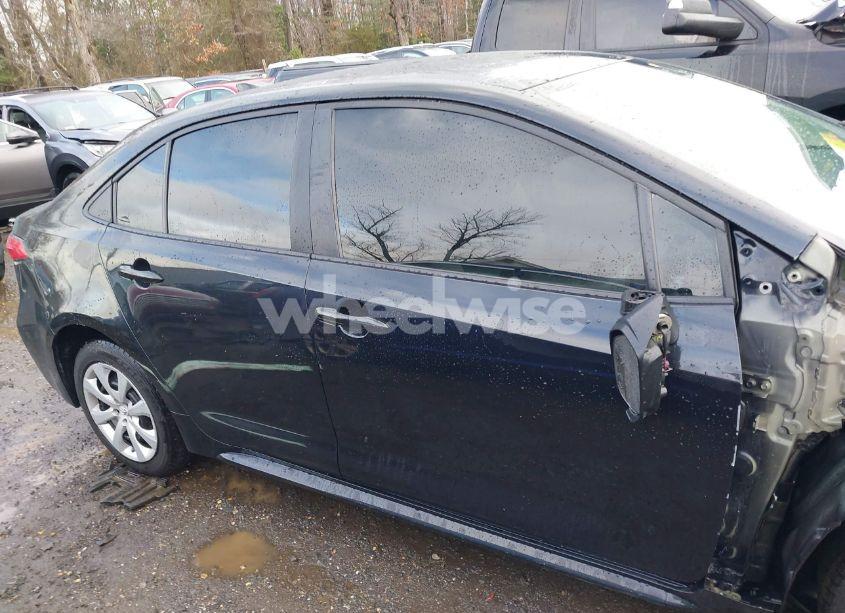 Photo 13 of 2022 Toyota Corolla LE (VIN 5YFEPMAE3NP340470)