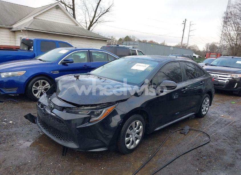Photo 2 of 2022 Toyota Corolla LE (VIN 5YFEPMAE3NP340470)