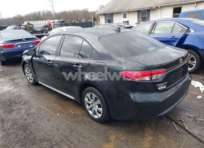 Photo 3 of 2022 Toyota Corolla LE (VIN 5YFEPMAE3NP340470)