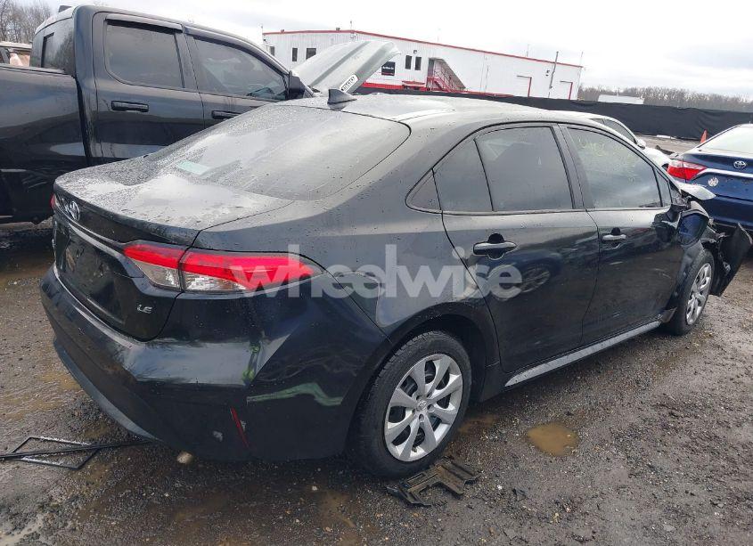 Photo 4 of 2022 Toyota Corolla LE (VIN 5YFEPMAE3NP340470)