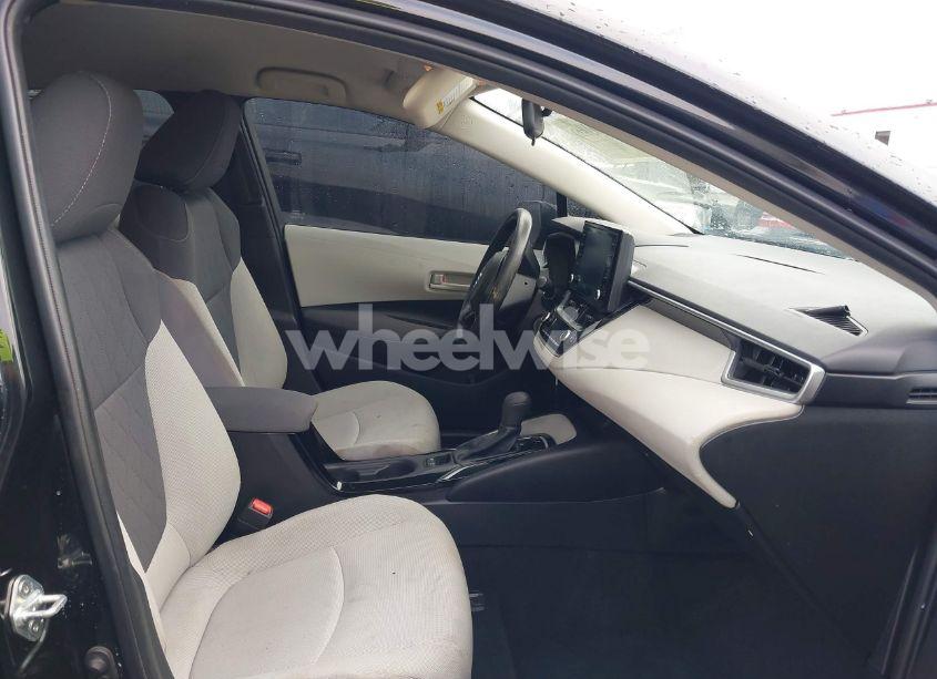 Photo 5 of 2022 Toyota Corolla LE (VIN 5YFEPMAE3NP340470)