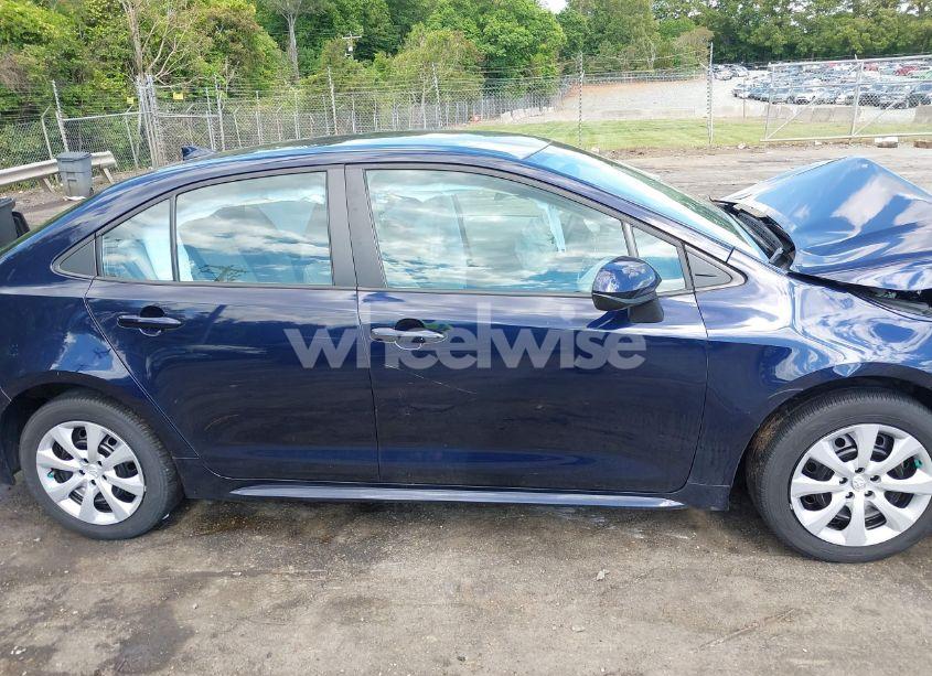 Photo 13 of 2022 Toyota Corolla LE (VIN 5YFEPMAE3NP356037)