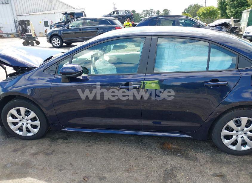 Photo 14 of 2022 Toyota Corolla LE (VIN 5YFEPMAE3NP356037)