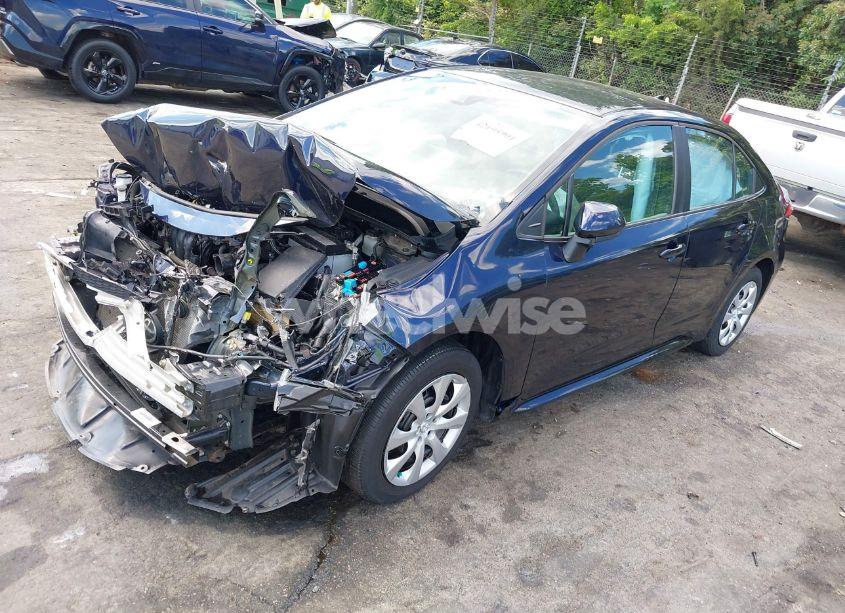 Photo 2 of 2022 Toyota Corolla LE (VIN 5YFEPMAE3NP356037)