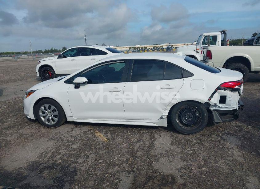 Photo 15 of 2022 Toyota Corolla LE (VIN 5YFEPMAE3NP370522)