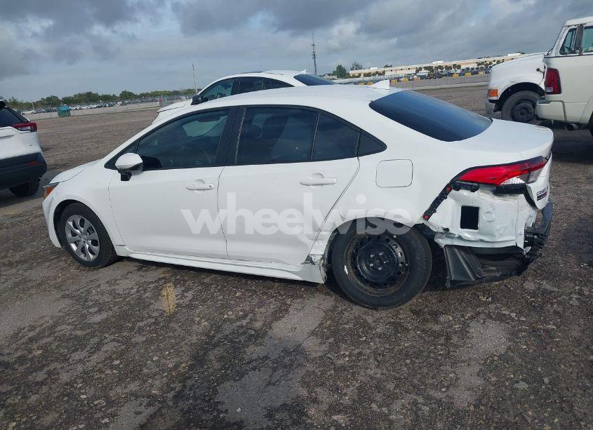 Photo 18 of 2022 Toyota Corolla LE (VIN 5YFEPMAE3NP370522)
