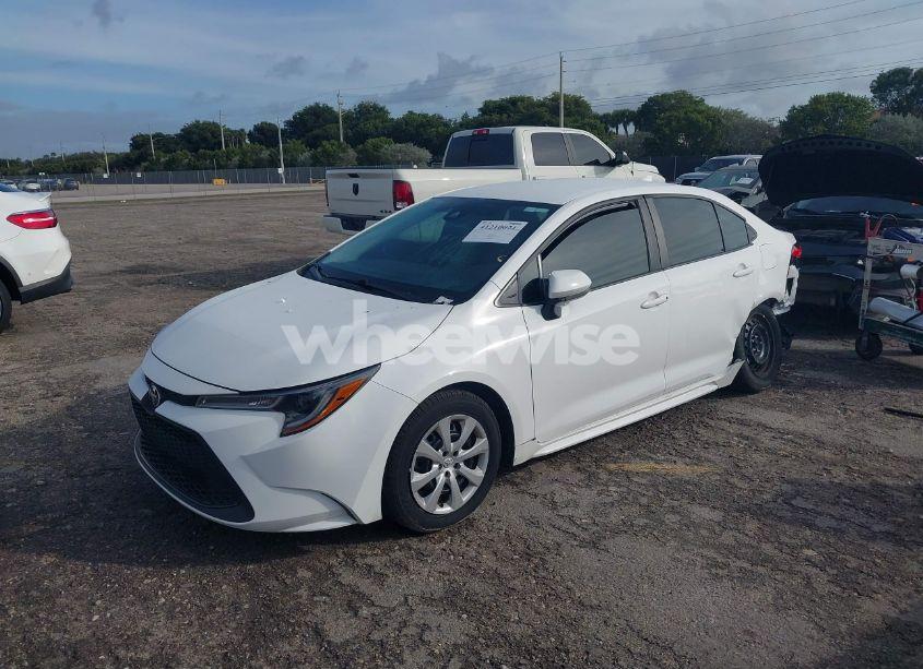 Photo 2 of 2022 Toyota Corolla LE (VIN 5YFEPMAE3NP370522)