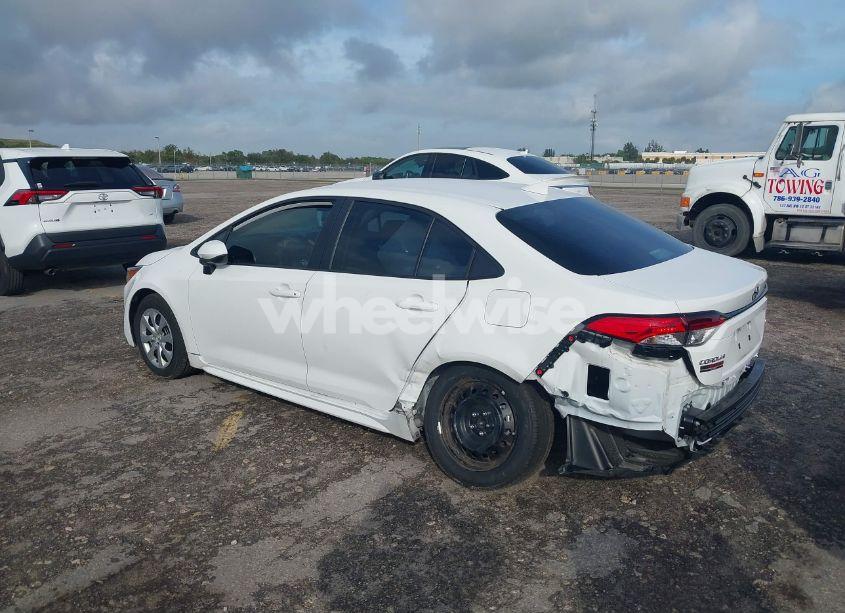 Photo 3 of 2022 Toyota Corolla LE (VIN 5YFEPMAE3NP370522)