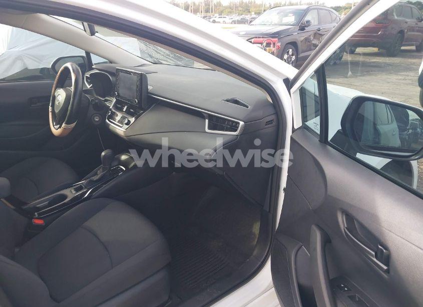 Photo 5 of 2022 Toyota Corolla LE (VIN 5YFEPMAE3NP370522)